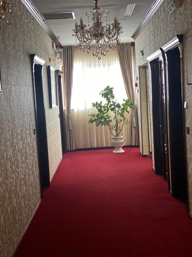 Hotel Onix Roman Exterior photo